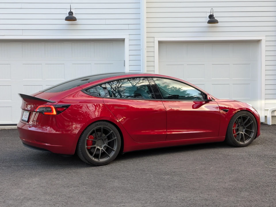 2021 Tesla Model 3 Performance - Image 11 of 31