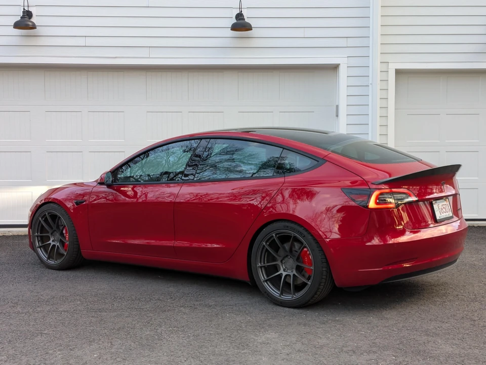 2021 Tesla Model 3 Performance - Image 9 of 31