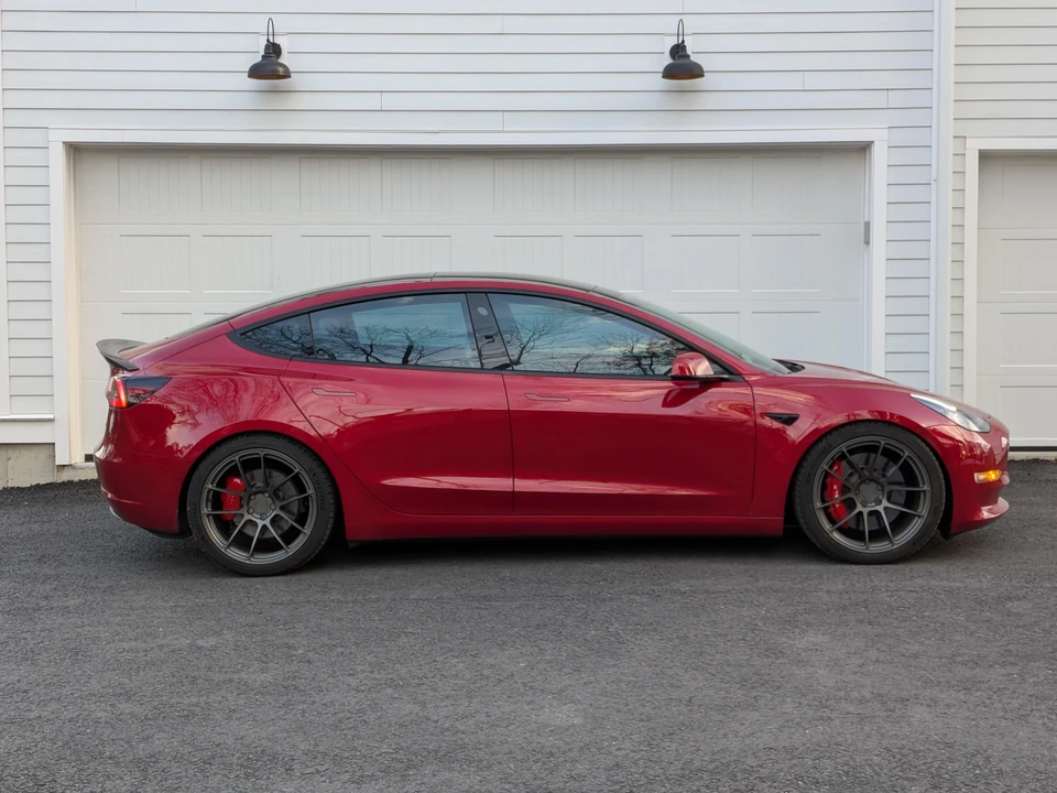 2021 Tesla Model 3 Performance - Image 12 of 31