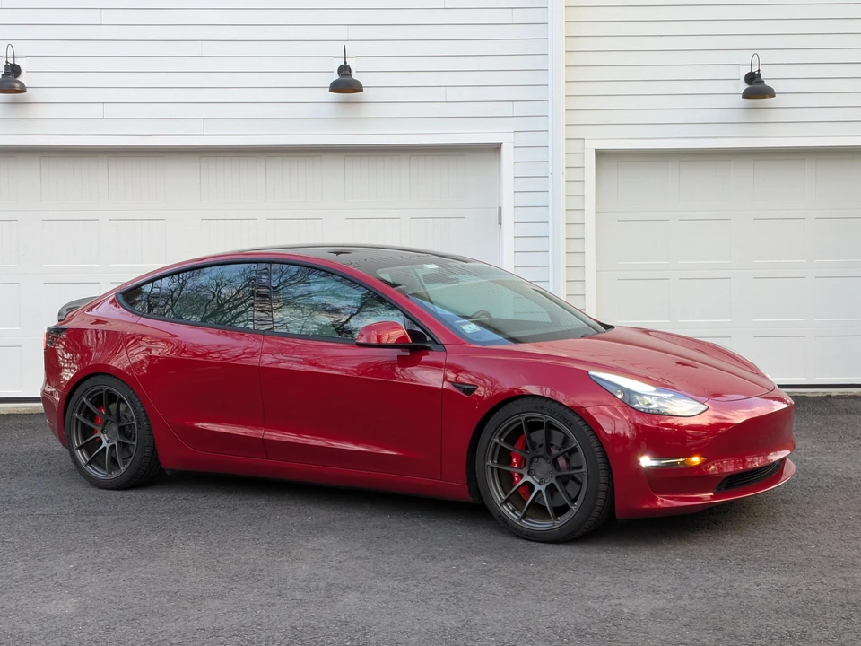 2021 Tesla Model 3 Performance - Image 14 of 31