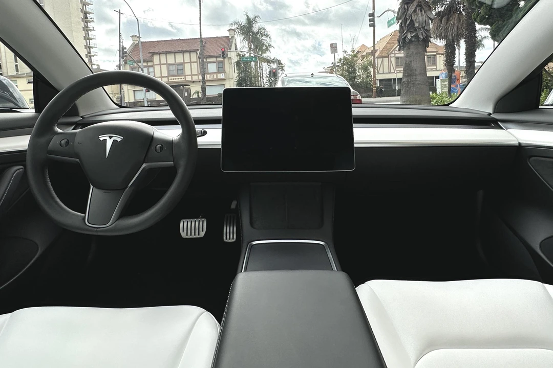 2021 Tesla Model 3 Performance - Image 6 of 9