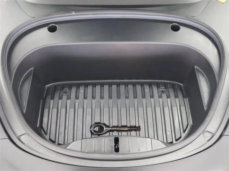 2021 Tesla Model 3 Performance - Image 7 of 12