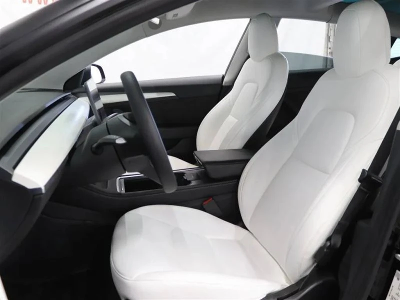 2021 Tesla Model 3 Performance - Image 9 of 12