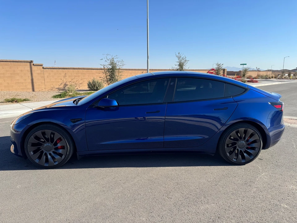 2021 Tesla Model 3 Performance - Image 9 of 31