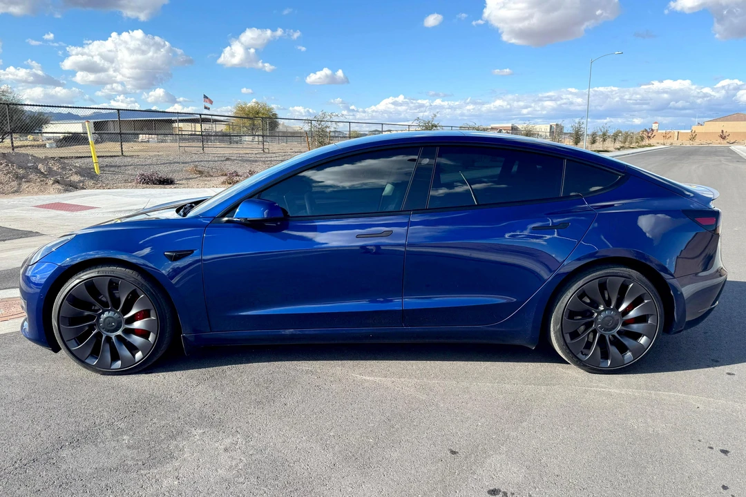 2021 Tesla Model 3 Performance - Image 3 of 31