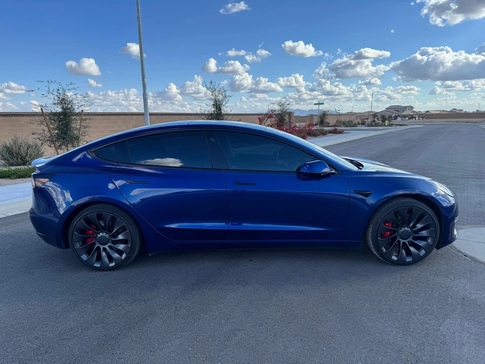 2021 Tesla Model 3 Performance - Image 11 of 31