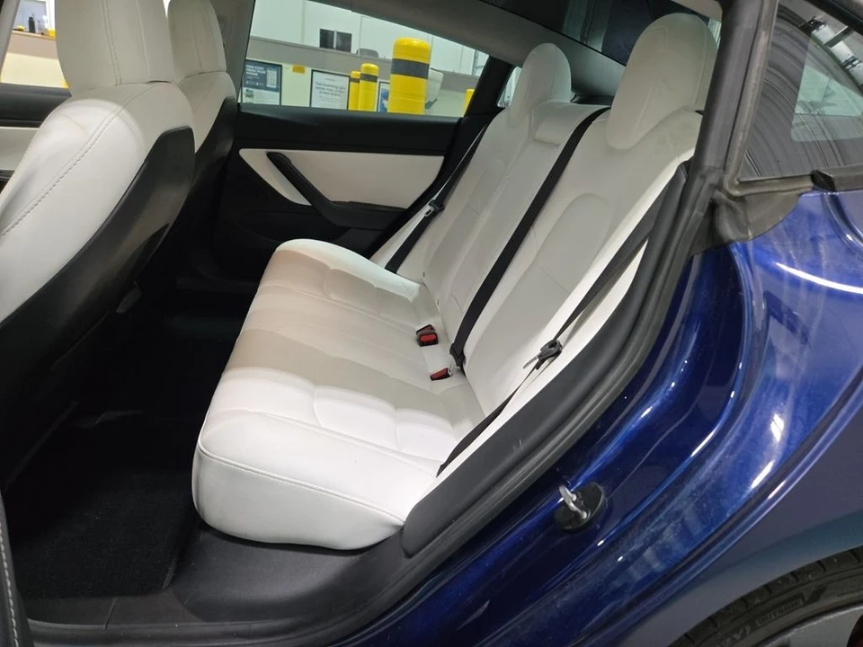 2021 Tesla Model 3 Performance - Image 9 of 9