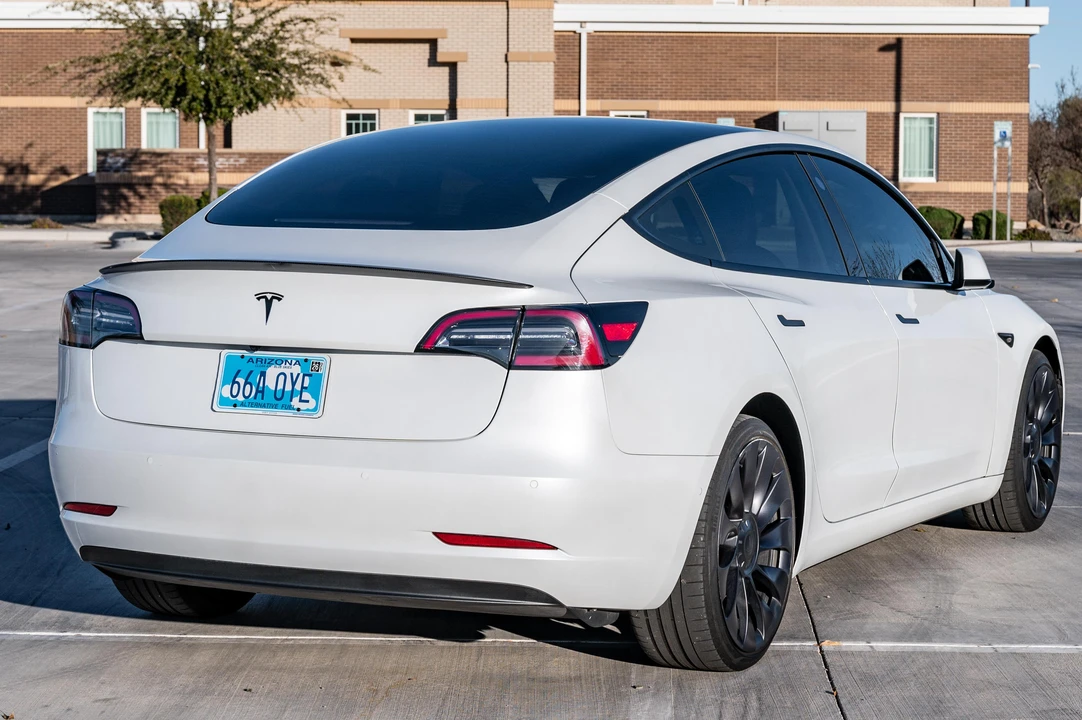 2021 Tesla Model 3 Performance - Image 4 of 31