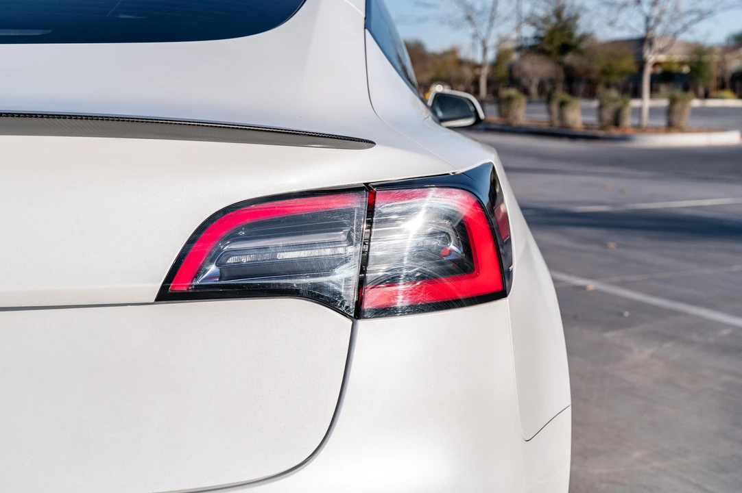 2021 Tesla Model 3 Performance - Image 21 of 31