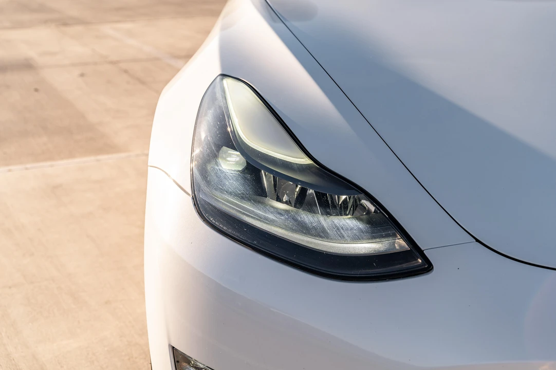2021 Tesla Model 3 Performance - Image 10 of 31