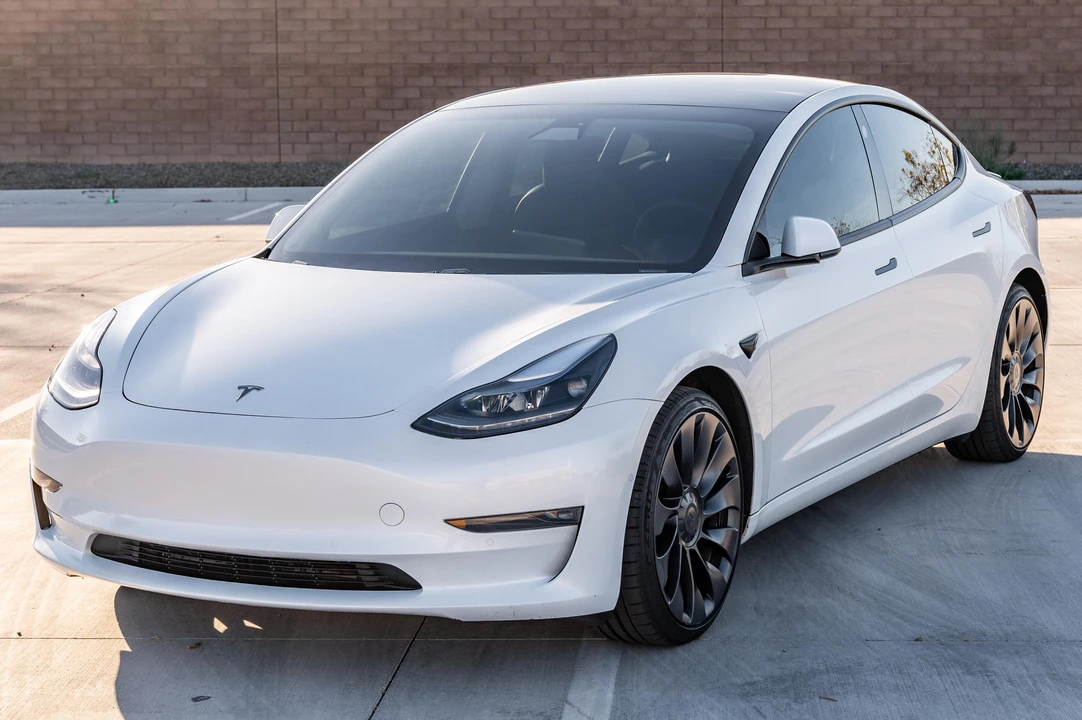 2021 Tesla Model 3 Performance - Image 6 of 31