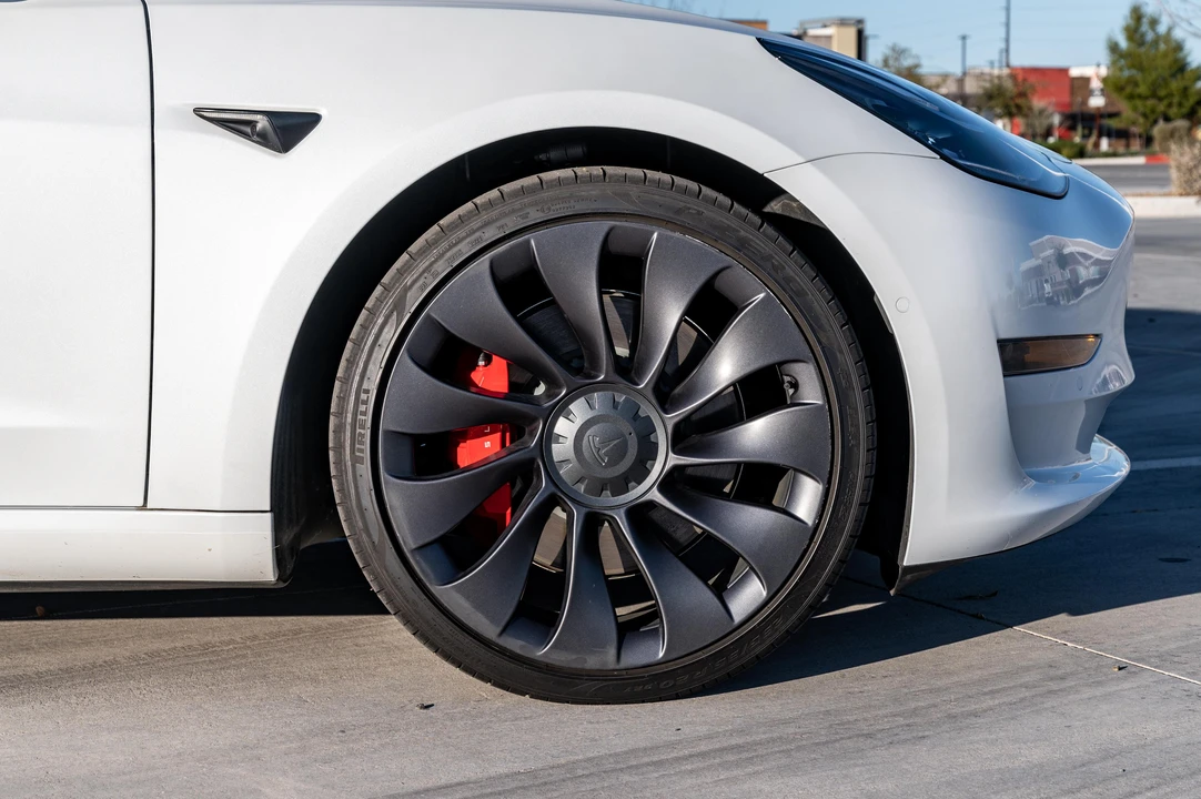 2021 Tesla Model 3 Performance - Image 26 of 31
