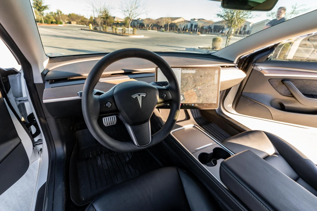 2021 Tesla Model 3 Performance - Image 27 of 31
