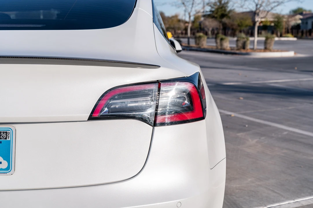 2021 Tesla Model 3 Performance - Image 20 of 31