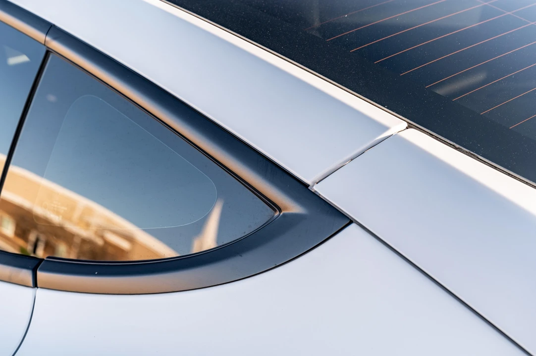 2021 Tesla Model 3 Performance - Image 16 of 31