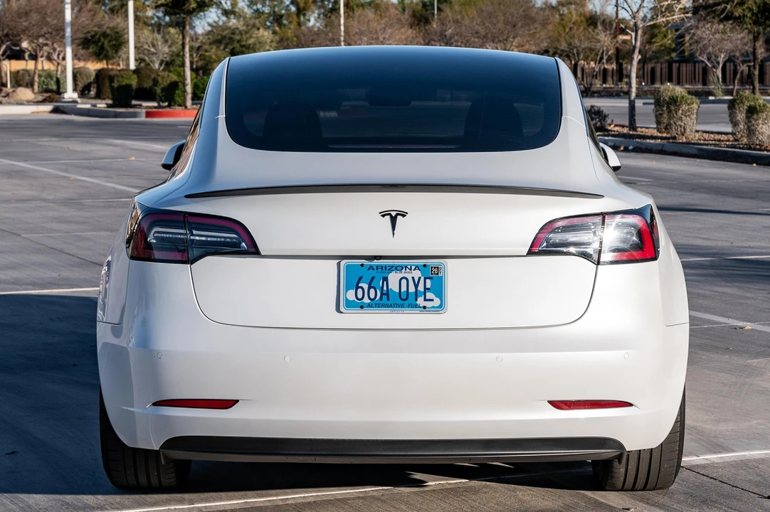 2021 Tesla Model 3 Performance - Image 5 of 31