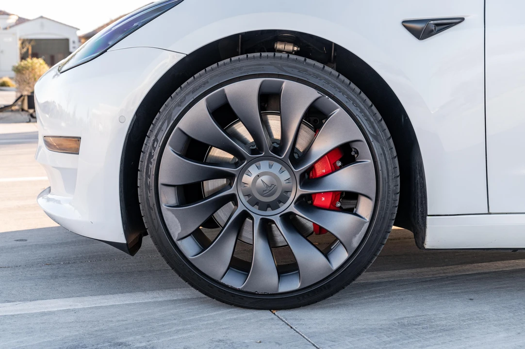 2021 Tesla Model 3 Performance - Image 23 of 31