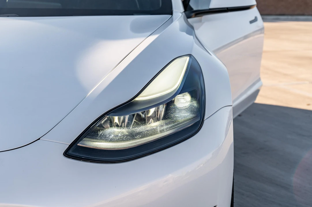 2021 Tesla Model 3 Performance - Image 13 of 31