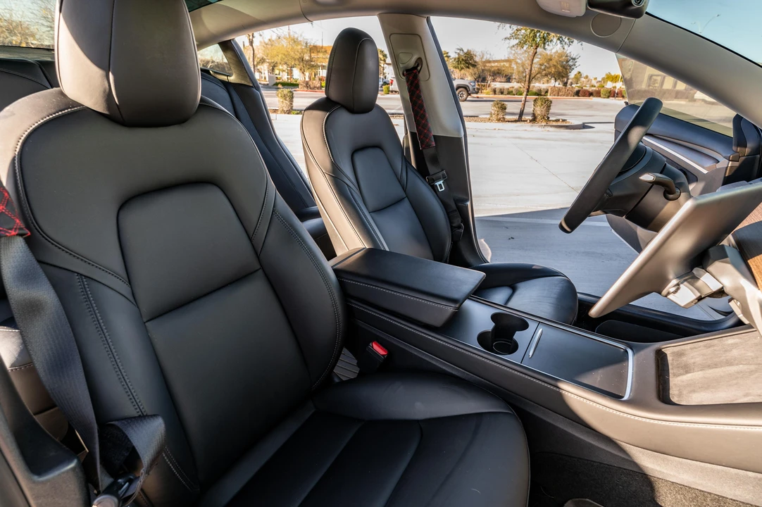 2021 Tesla Model 3 Performance - Image 28 of 31