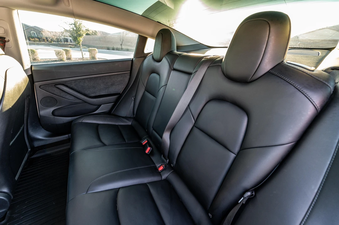 2021 Tesla Model 3 Performance - Image 29 of 31