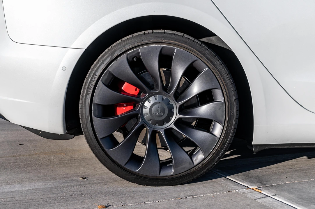 2021 Tesla Model 3 Performance - Image 25 of 31