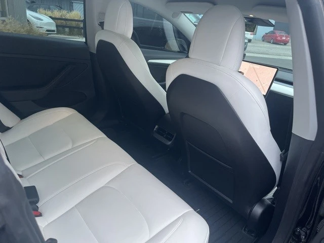 2021 Tesla Model 3 Performance - Image 20 of 21