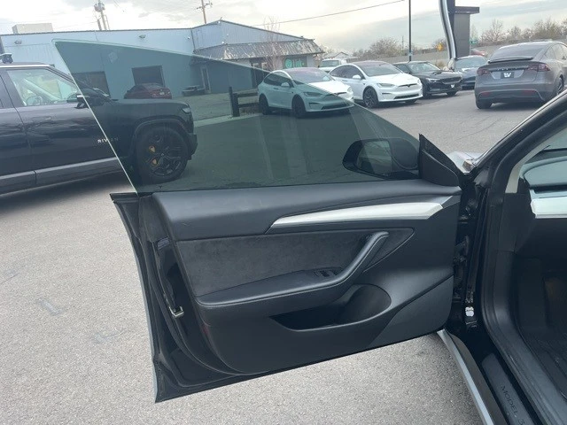 2021 Tesla Model 3 Performance - Image 11 of 21
