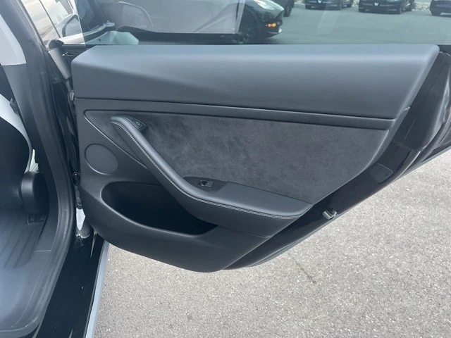 2021 Tesla Model 3 Performance - Image 19 of 21