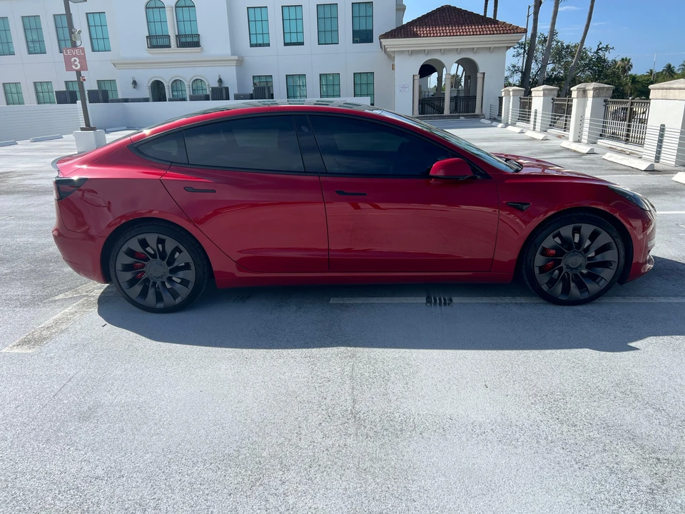 2021 Tesla Model 3 Performance - Image 15 of 31