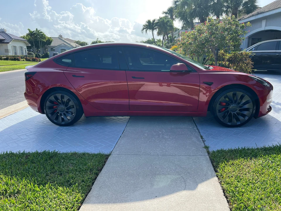 2021 Tesla Model 3 Performance - Image 14 of 31