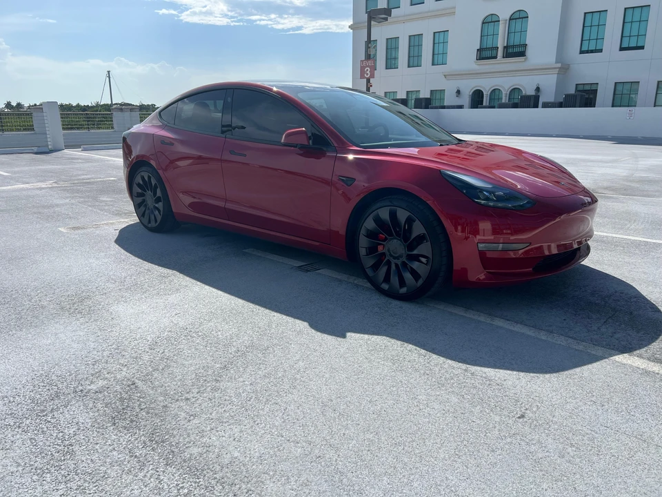 2021 Tesla Model 3 Performance - Image 17 of 31