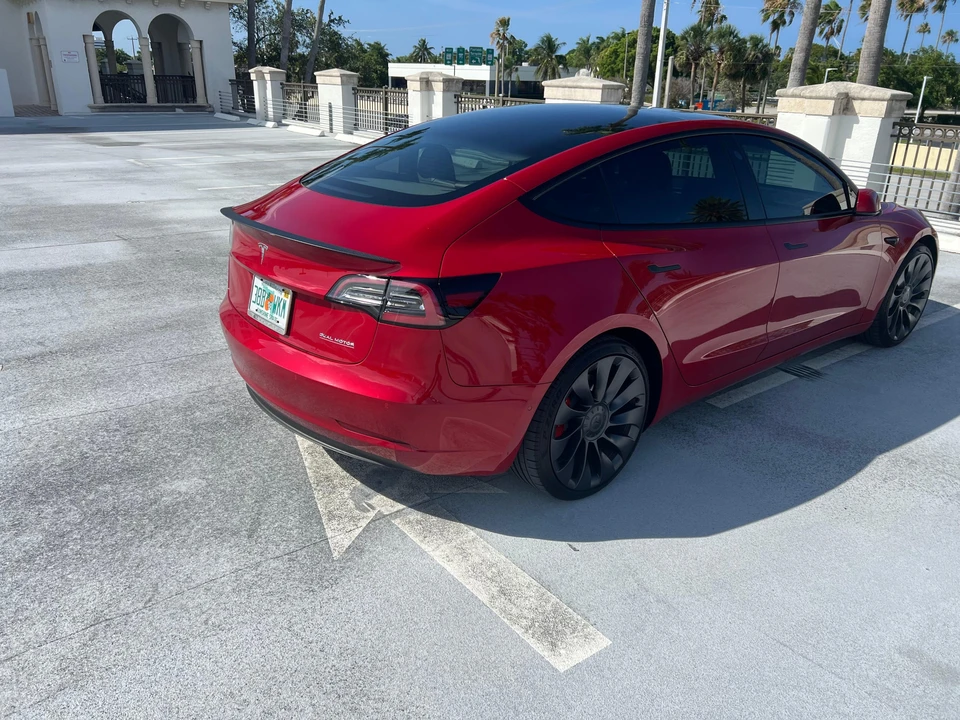 2021 Tesla Model 3 Performance - Image 13 of 31