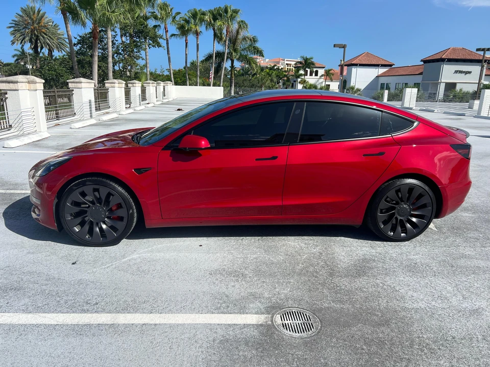 2021 Tesla Model 3 Performance - Image 10 of 31