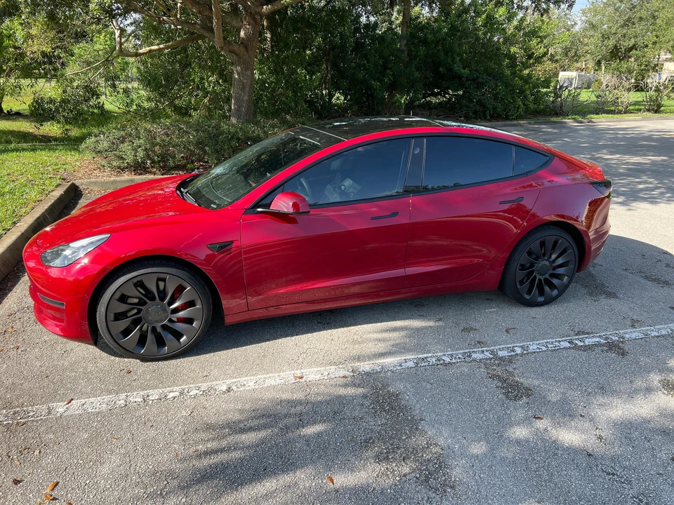 2021 Tesla Model 3 Performance - Image 9 of 31