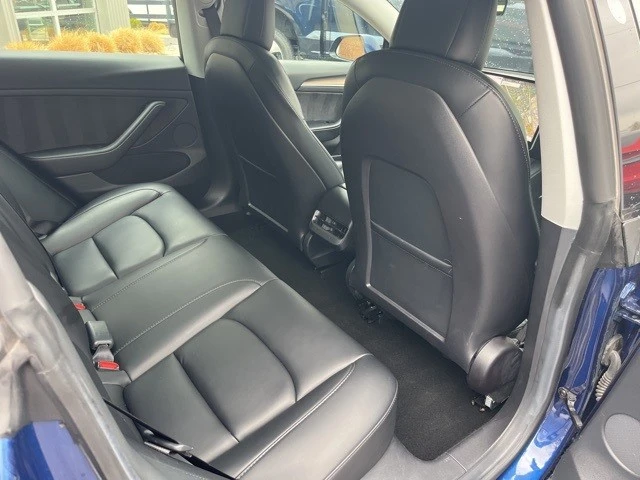2021 Tesla Model 3 Performance - Image 17 of 21