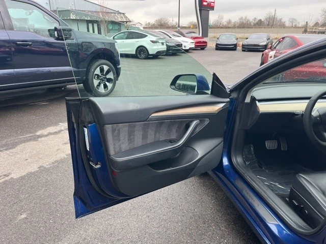 2021 Tesla Model 3 Performance - Image 9 of 21