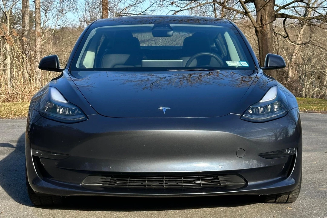 2021 Tesla Model 3 Performance - Image 2 of 31