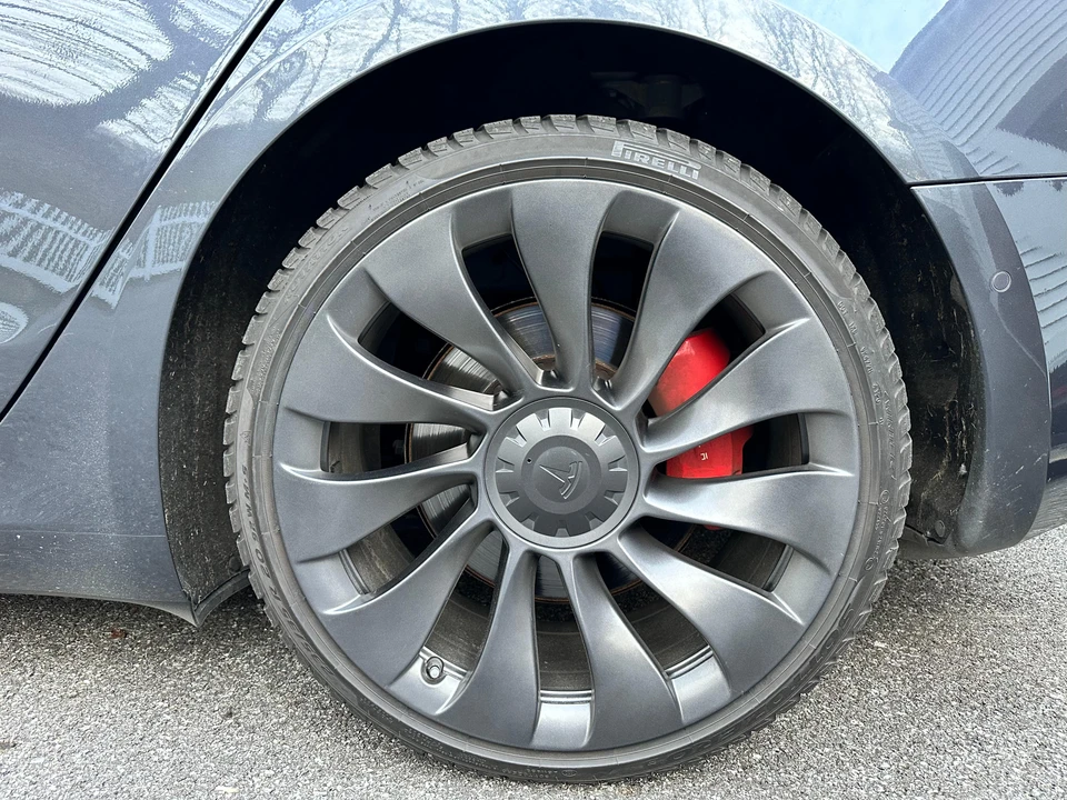 2021 Tesla Model 3 Performance - Image 25 of 31