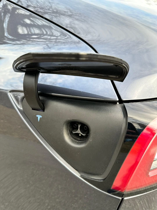 2021 Tesla Model 3 Performance - Image 17 of 31
