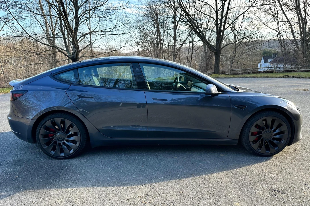 2021 Tesla Model 3 Performance - Image 3 of 31