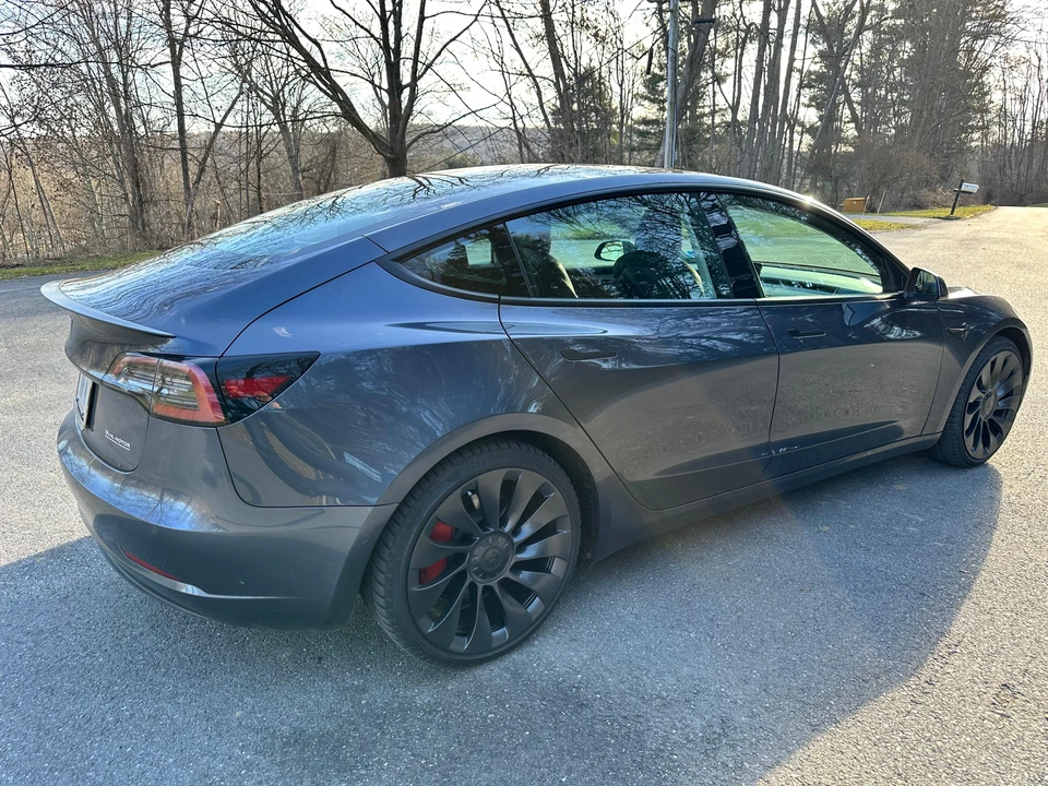 2021 Tesla Model 3 Performance - Image 12 of 31