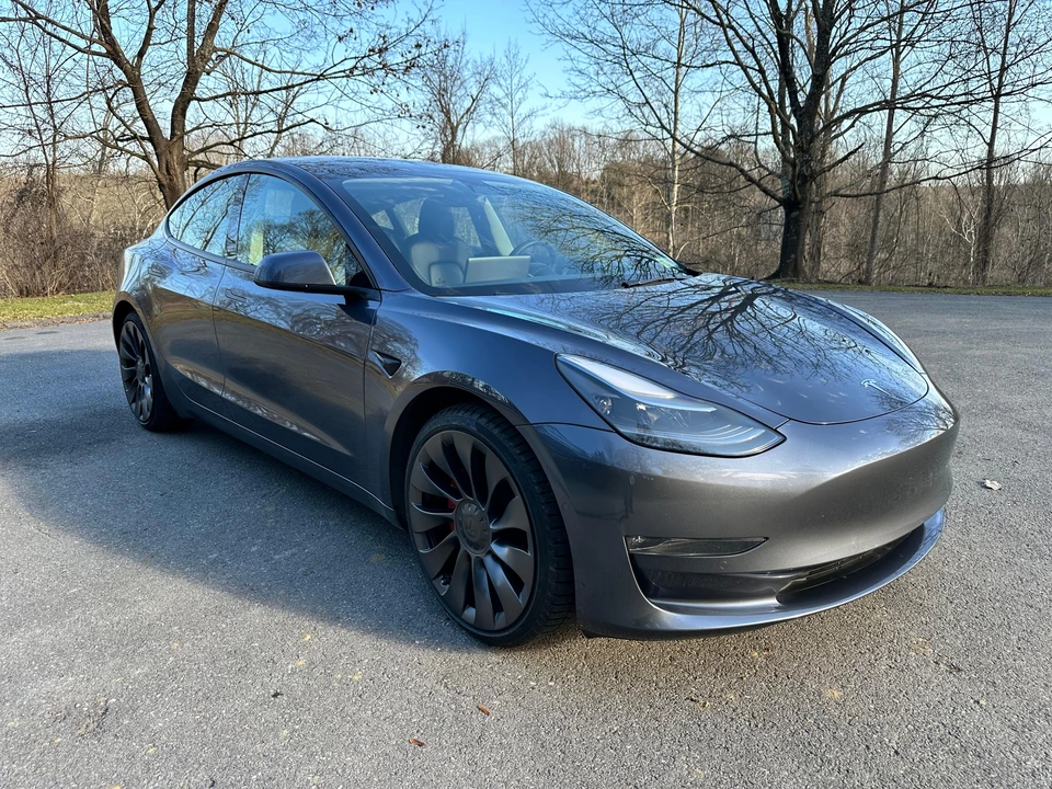 2021 Tesla Model 3 Performance - Image 13 of 31