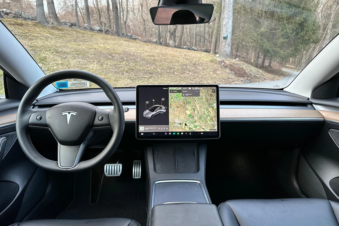 2021 Tesla Model 3 Performance - Image 28 of 31