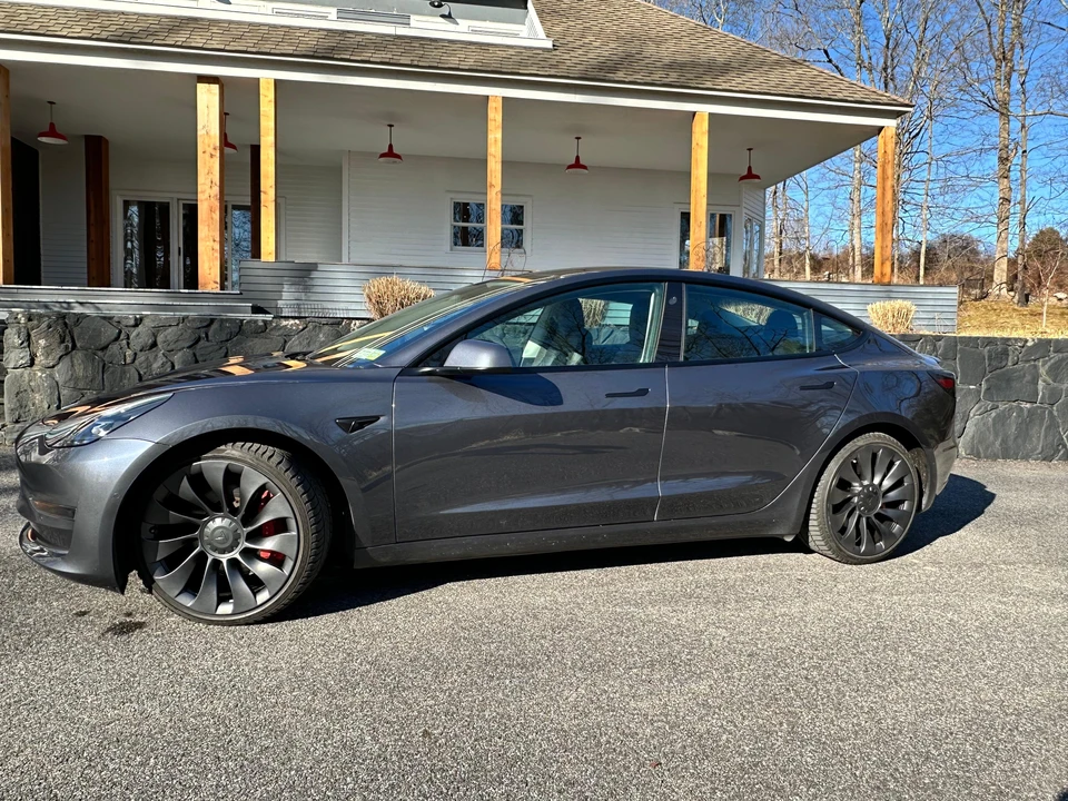 2021 Tesla Model 3 Performance - Image 8 of 31