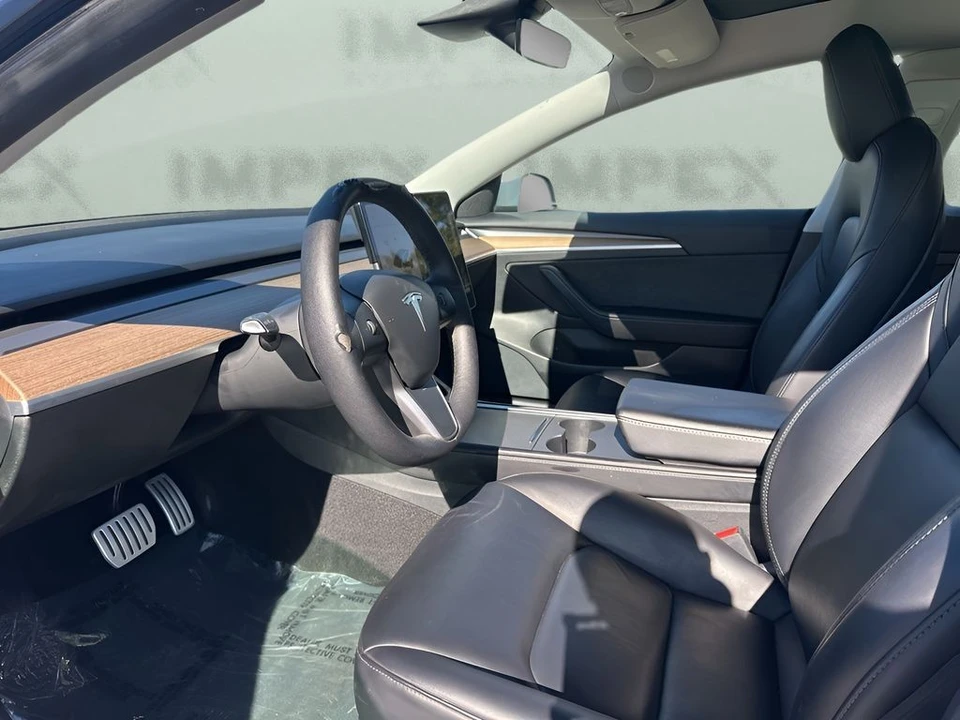 2021 Tesla Model 3 Performance - Image 9 of 12