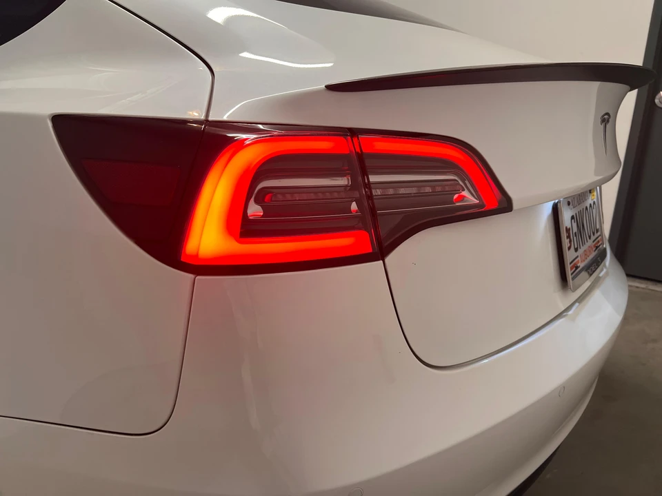 2021 Tesla Model 3 Performance - Image 30 of 31