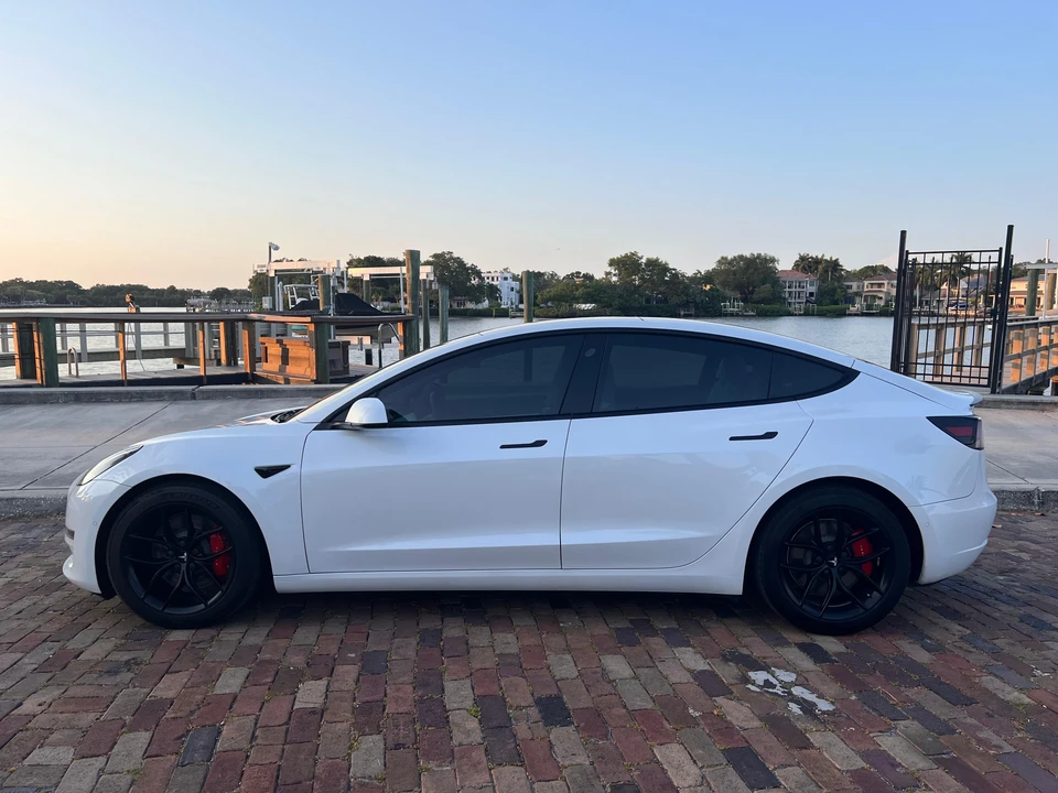 2021 Tesla Model 3 Performance - Image 6 of 31