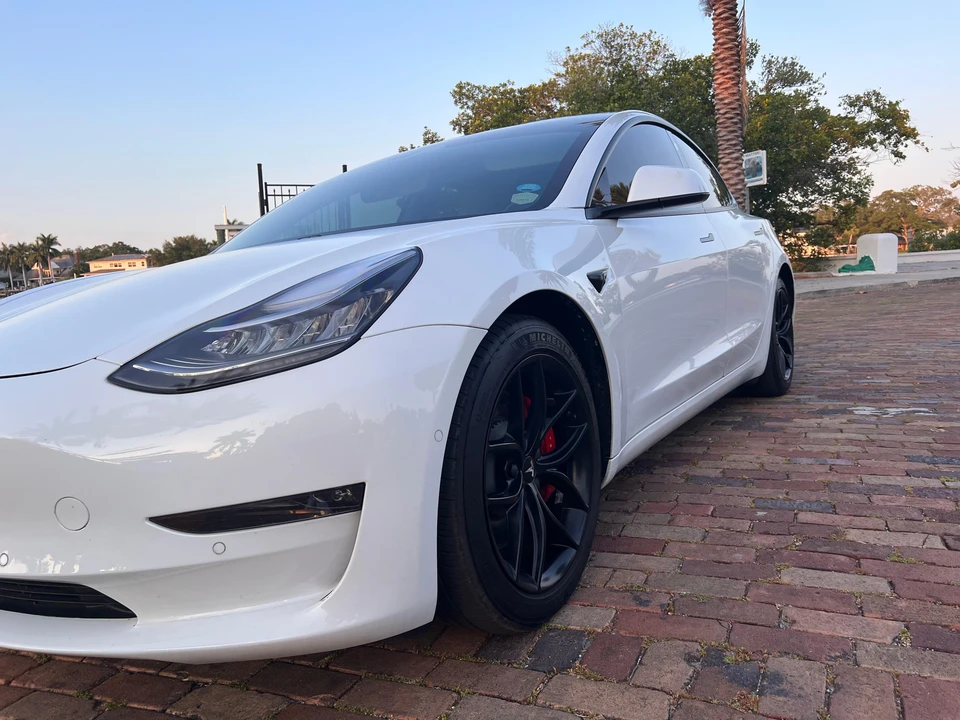 2021 Tesla Model 3 Performance - Image 18 of 31