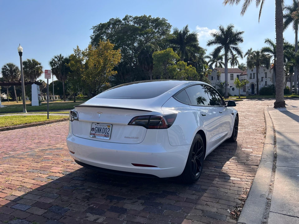 2021 Tesla Model 3 Performance - Image 9 of 31