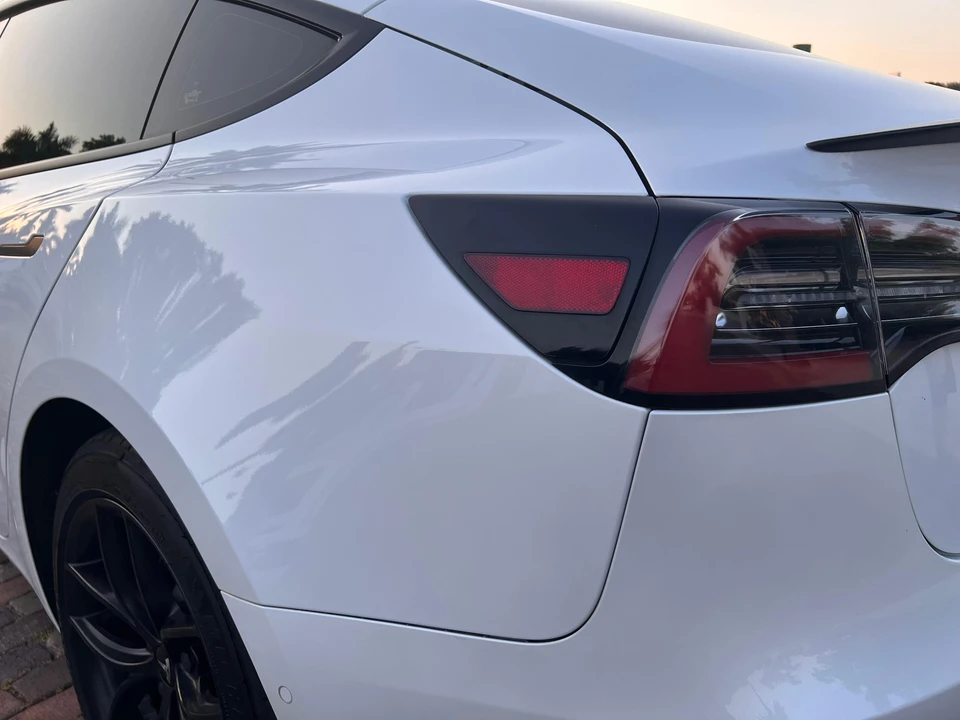 2021 Tesla Model 3 Performance - Image 28 of 31